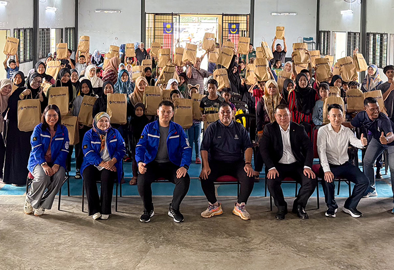Petroluxe Refinery community schooling support ceremony
